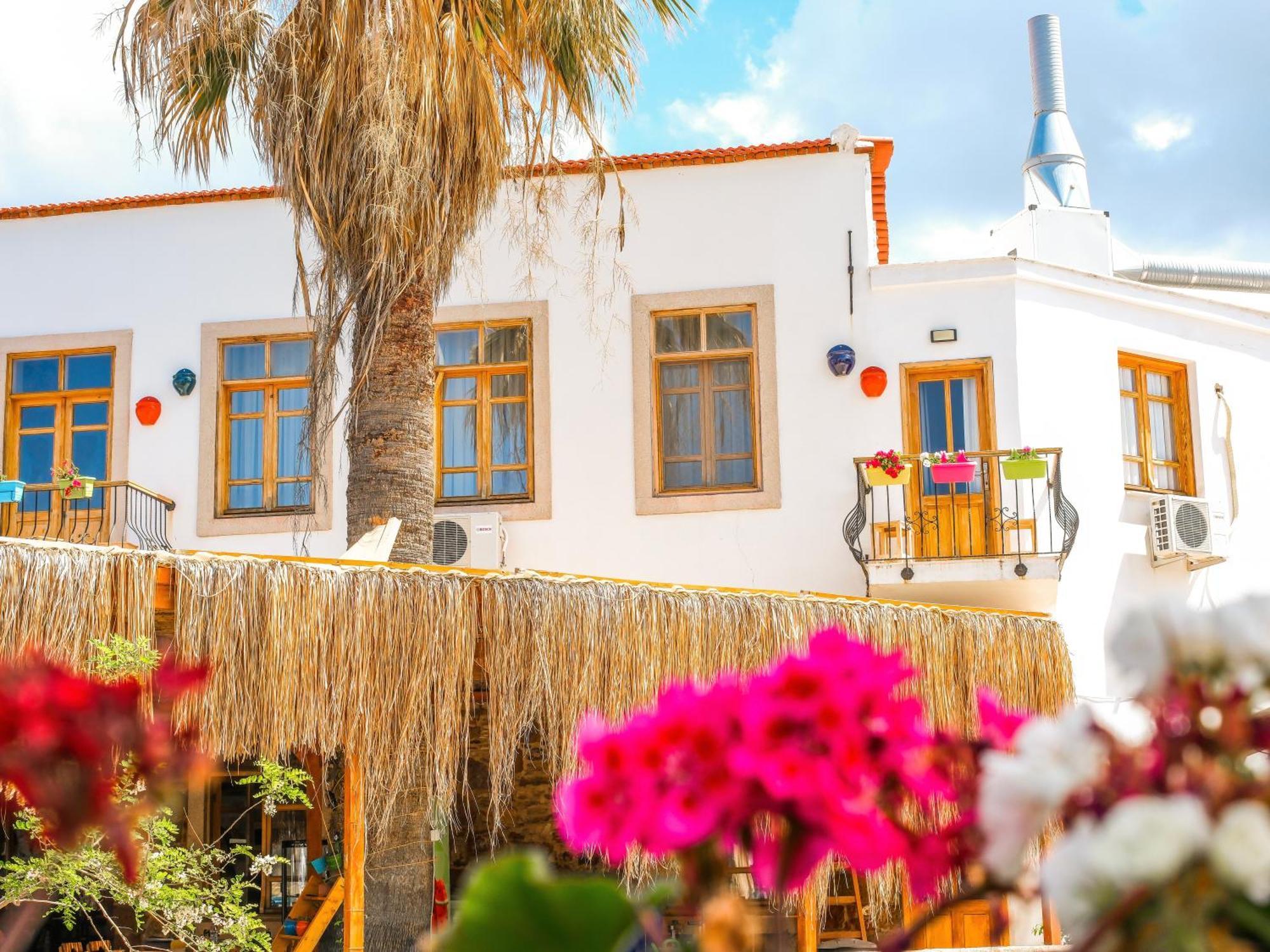 Cesme Puerhayal Pansiyon Eksteriør bilde